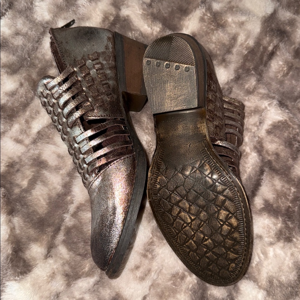 Very Volatile Metallic Ankle Booties